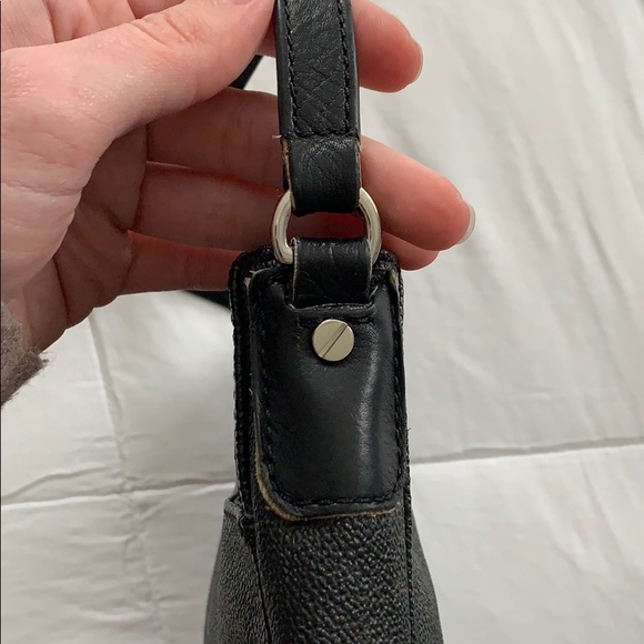 Michael Kors Jet Set Travel Messenger Bag - Picture 12 of 15